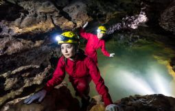 「【南城市】南の島の洞くつ探検(支援対象No.111)」のサムネイル画像