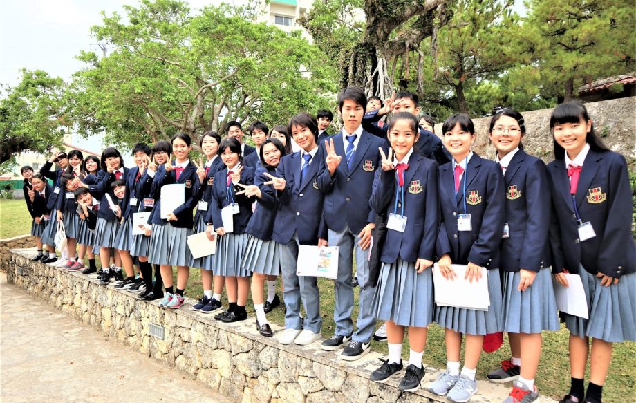 【那覇市】〈学校交流〉沖縄の中高生たちが首里城ガイド♪体験学習プログラム
