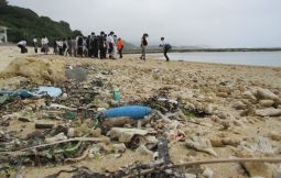 「【八重瀬町】海洋ゴミとマイクロプラスチック」のサムネイル画像