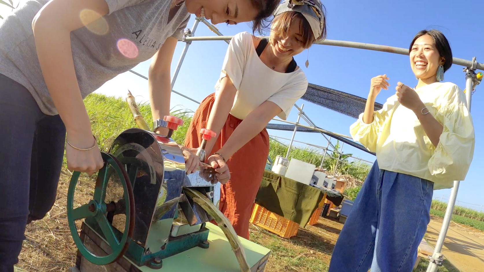 「【宮古島】5感フル活用で 『美味しく・楽しく・学べる』 黒糖＆島バナナスイーツ作り体験」のサムネイル画像