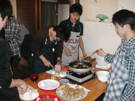 「【恩納村】沖縄家庭料理とお菓子作り（５品＋試食用菓子作り・昼食用）」のサムネイル画像