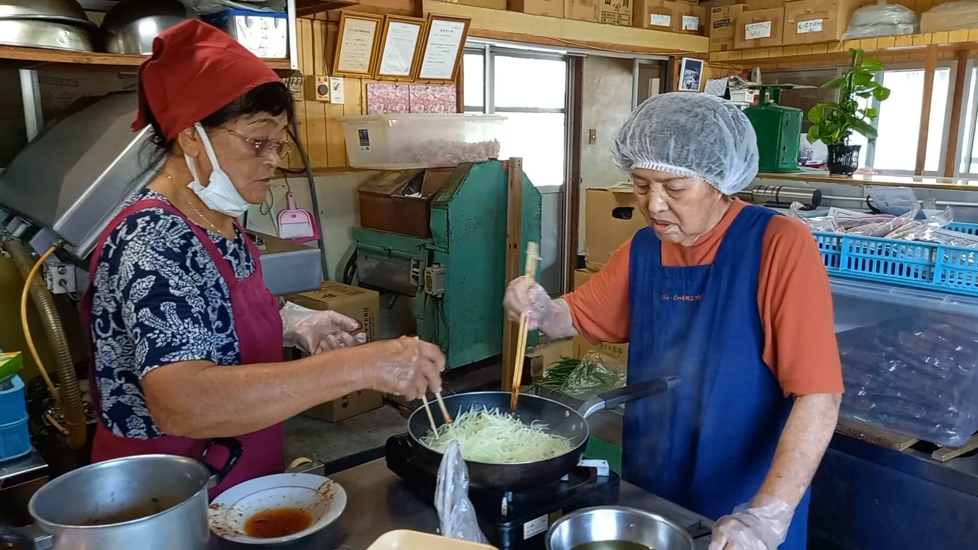「【宮古島】地元生産者との直接交流を通して宮古島の自然と人が作り出してきた文化・歴史に触れるツアー」のサムネイル画像