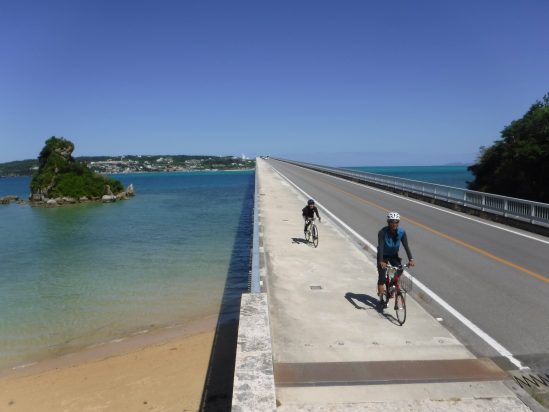 「【名護市】屋我地島＋古宇利大橋サイクリングツアー」のサムネイル画像