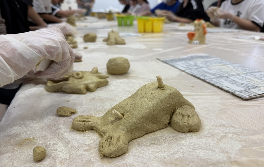 「【恩納村】漆喰シーサー作り体験」のサムネイル画像