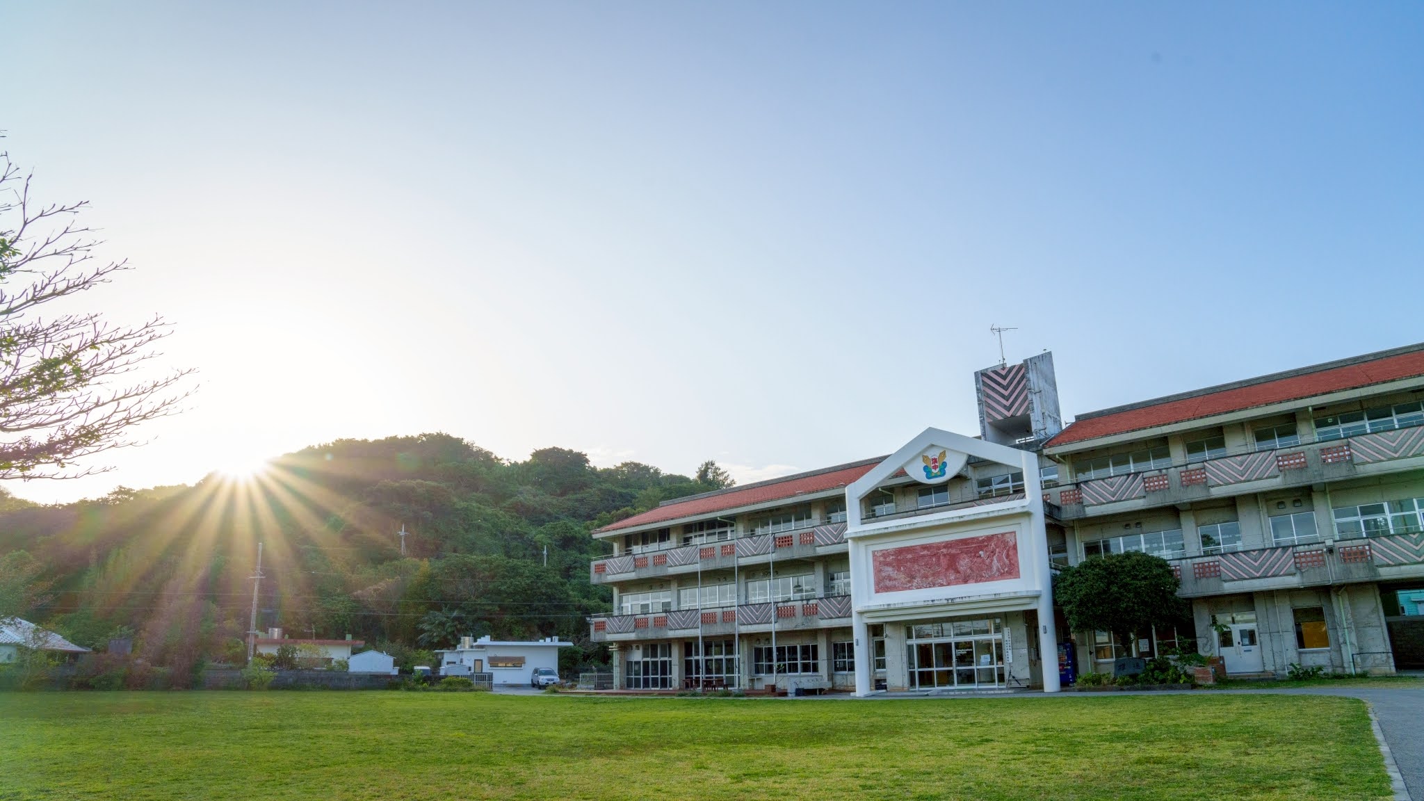 「うるま市浜比嘉島地域交流拠点施設（はまひが交流拠点コンソーシアム）」のサムネイル画像